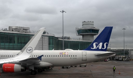 Strikes grounds hundreds more Scandinavian Airlines flights