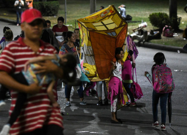 Hundreds of migrants form caravan in Honduras to head for the US