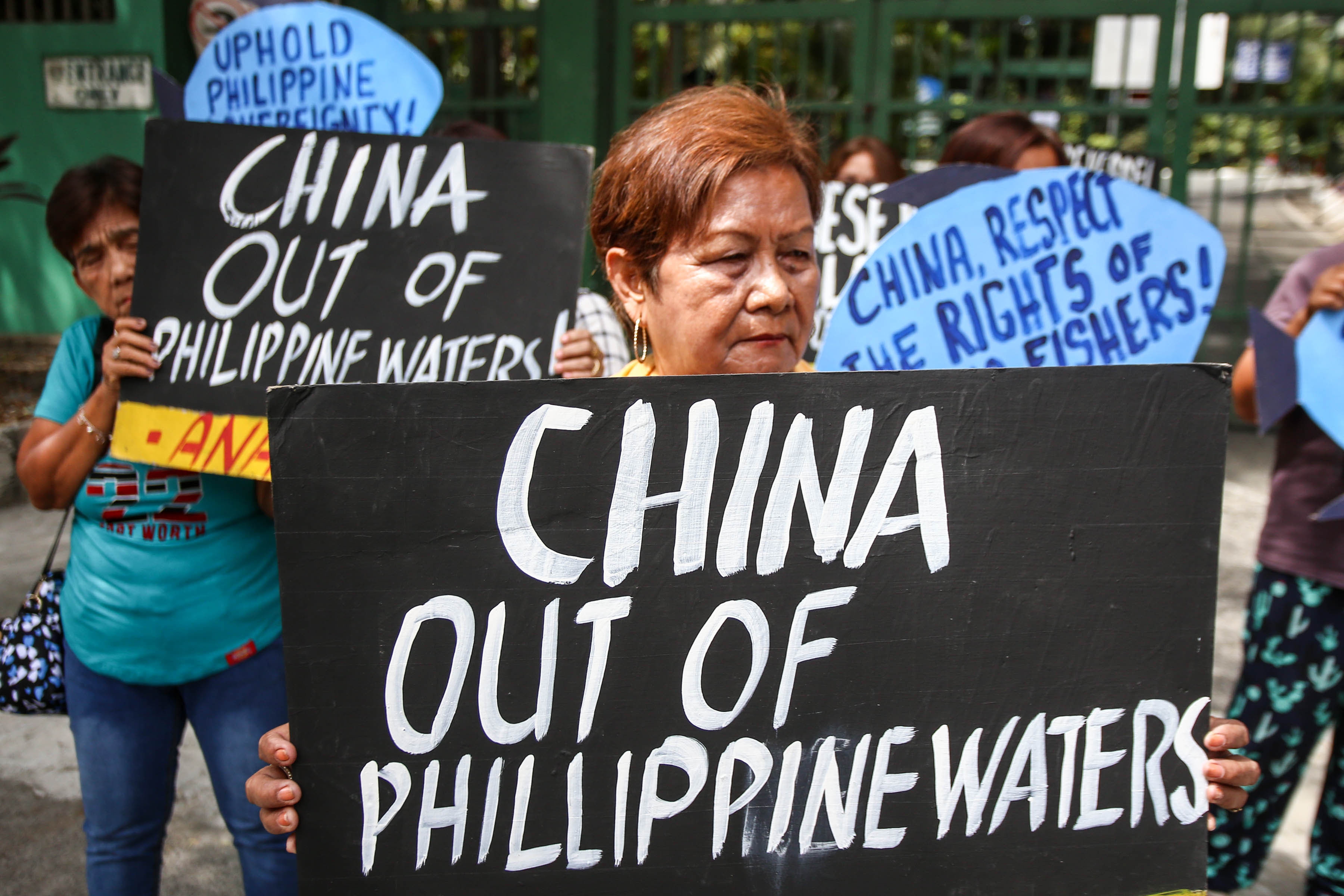 Chinese-manned vessel moves to Batangas port