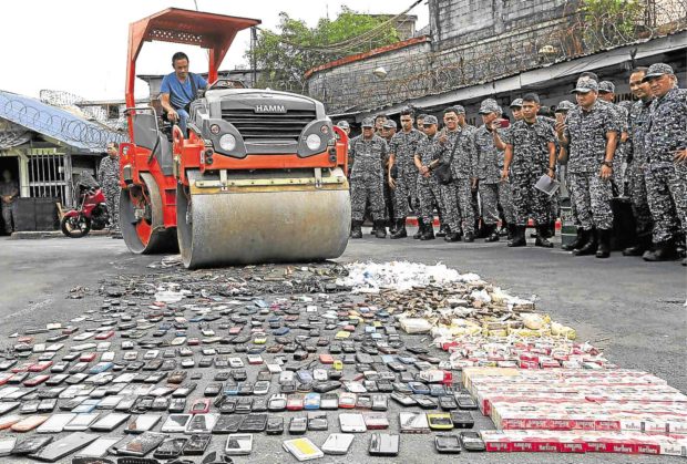 Manila inmates yield 300 phones, 6,000 cigarettes