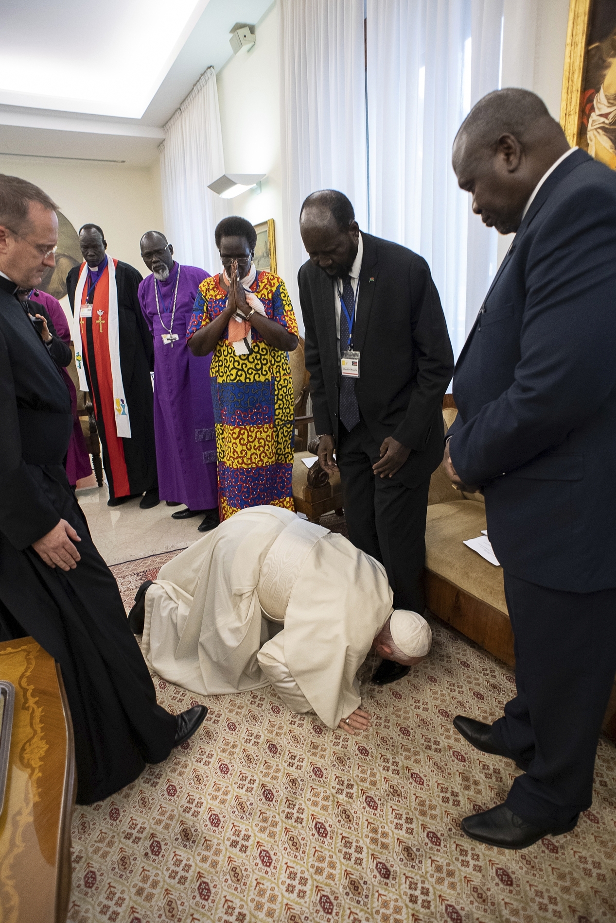 Pope kisses feet of South Sudan’s once-warring leaders