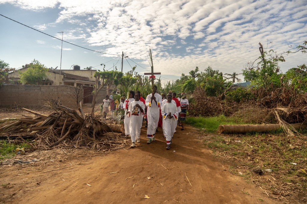 Mozambique town marks Palm Sunday amid cyclone ruins