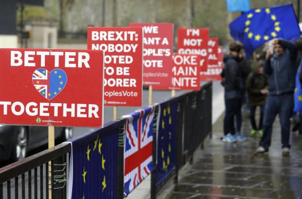 Anti-Brexit banners nears UK Parliament