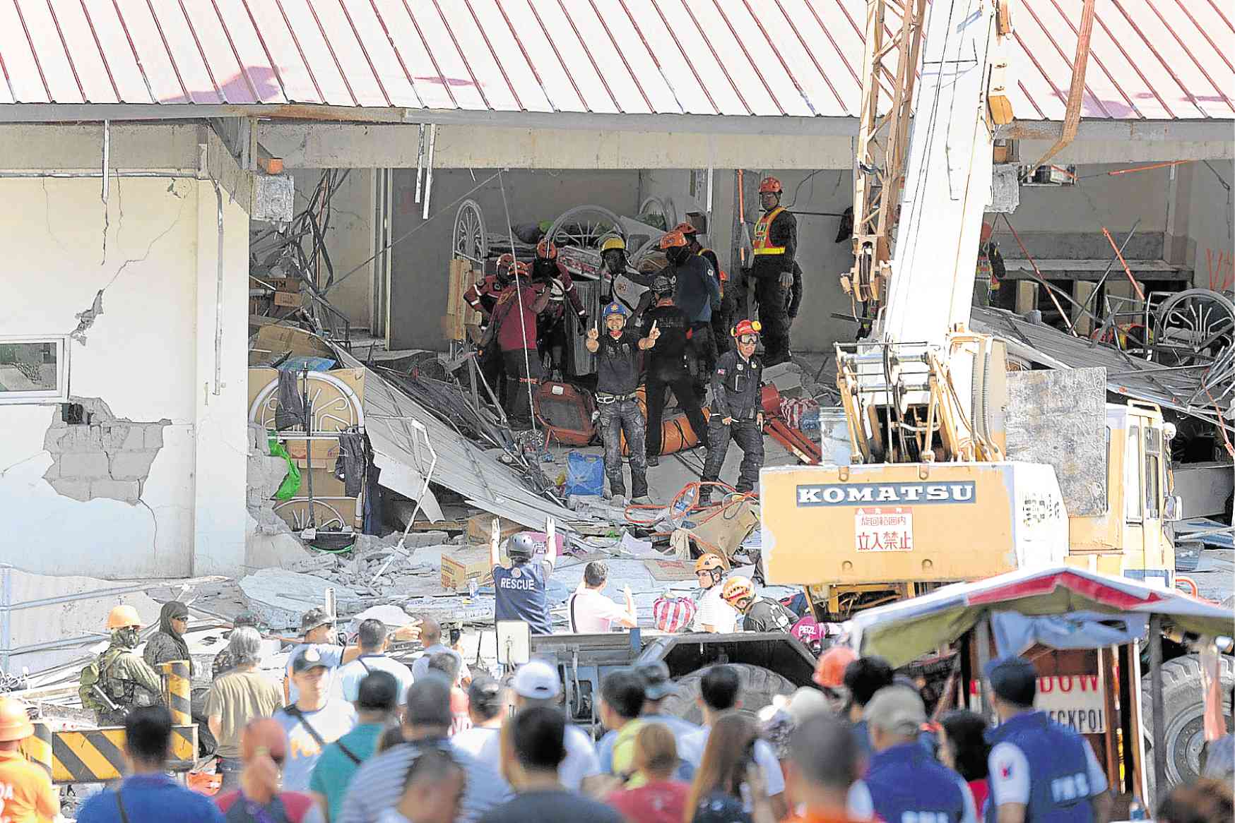 Supermarket gone in seconds, says earthquake survivor