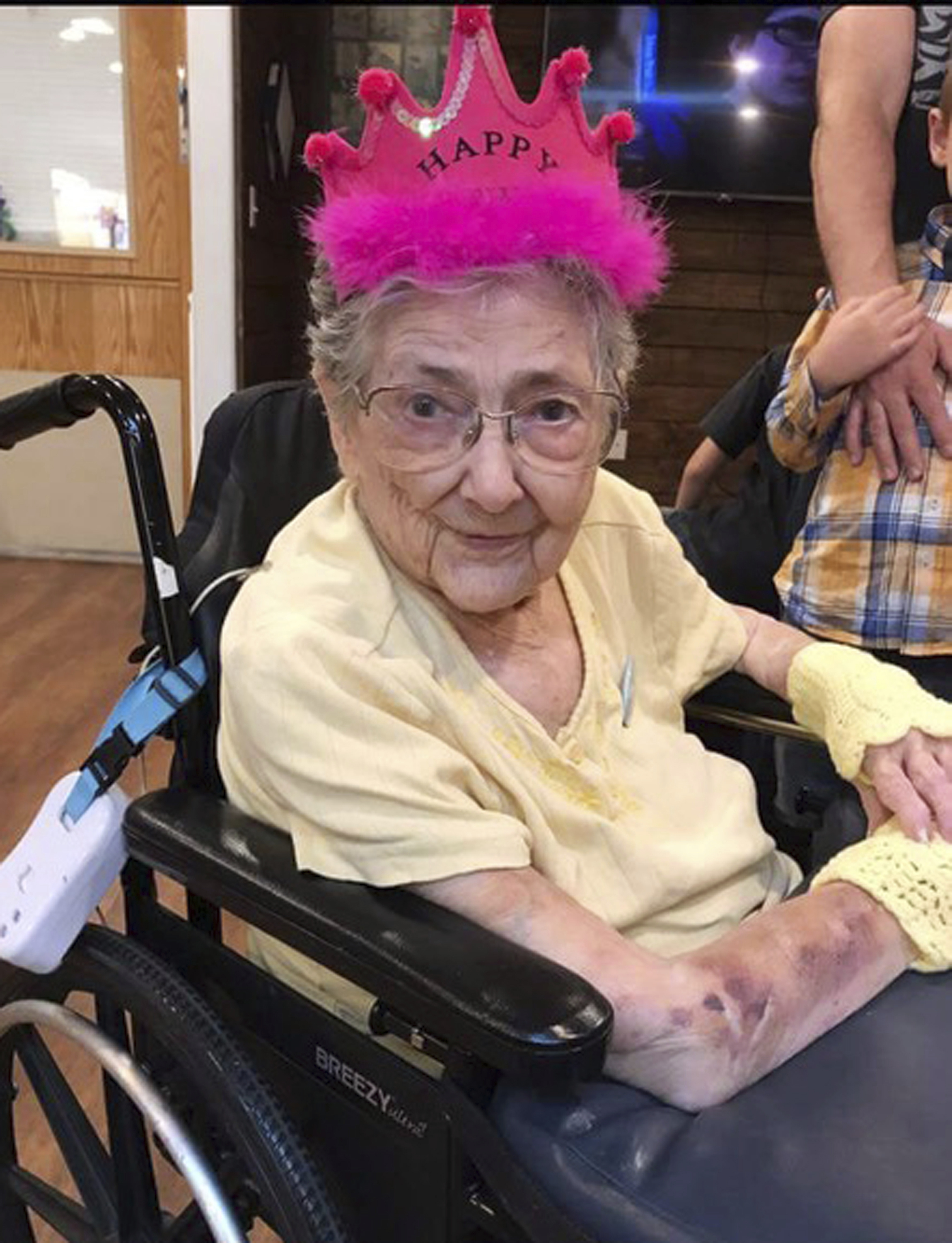 Женщина 99 лет. Бабушка 99 лет. 99 Лет человеку. 99 Год фото.