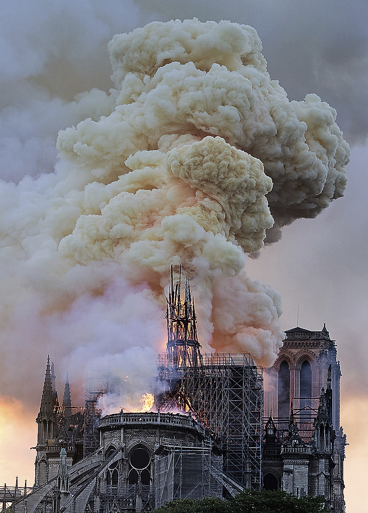 Prosecutor: No evidence of arson at Notre Dame