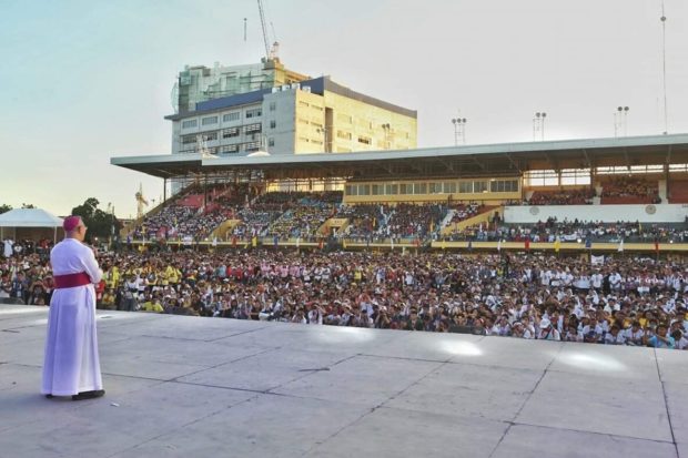 12,000 youth join prayer walk to open National Youth Day in Cebu