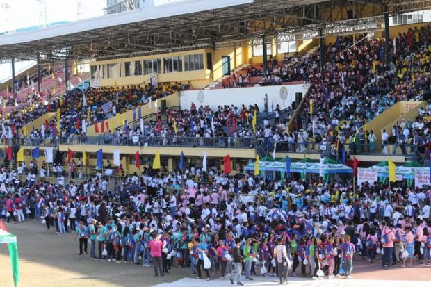 12,000 youth join prayer walk to open National Youth Day in Cebu