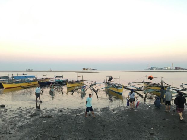 Colmenares reports presence of Chinese dredging, quarrying ships in Zambales