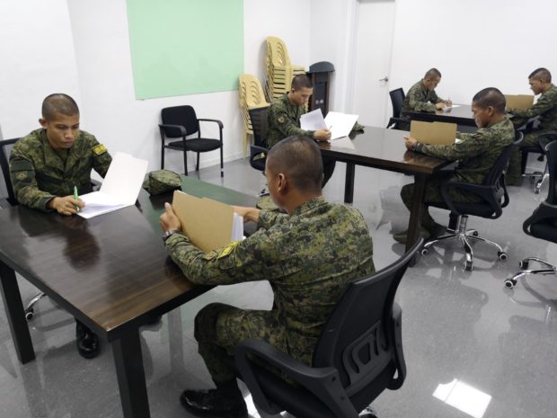 Soldiers take part in local absentee voting