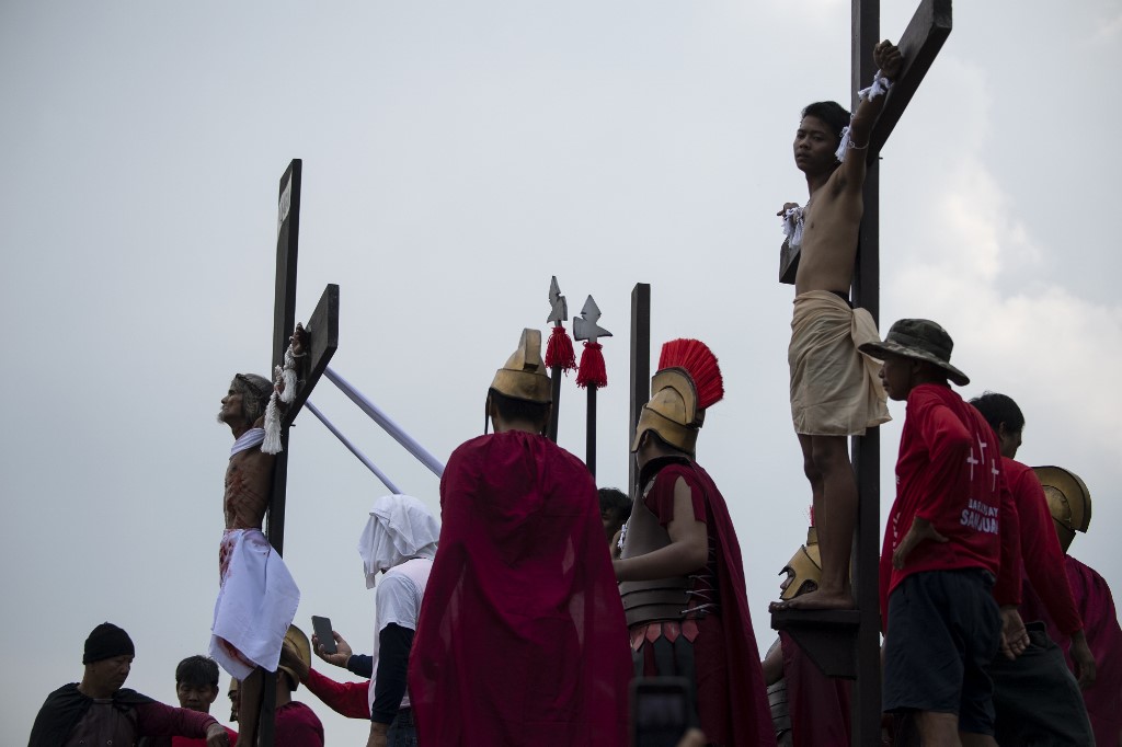 8 men, 1 woman crucified on Good Friday in Pampanga