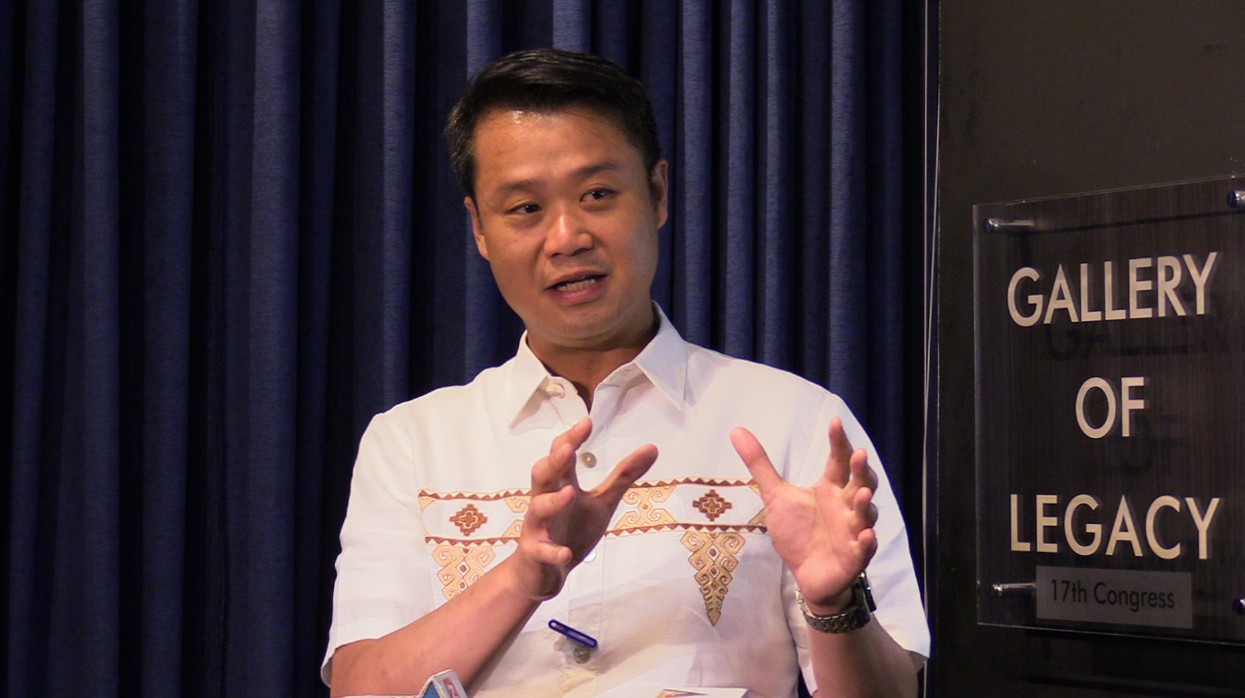 Gatchalian files bill to amend ODA law, prioritize Filipino workers