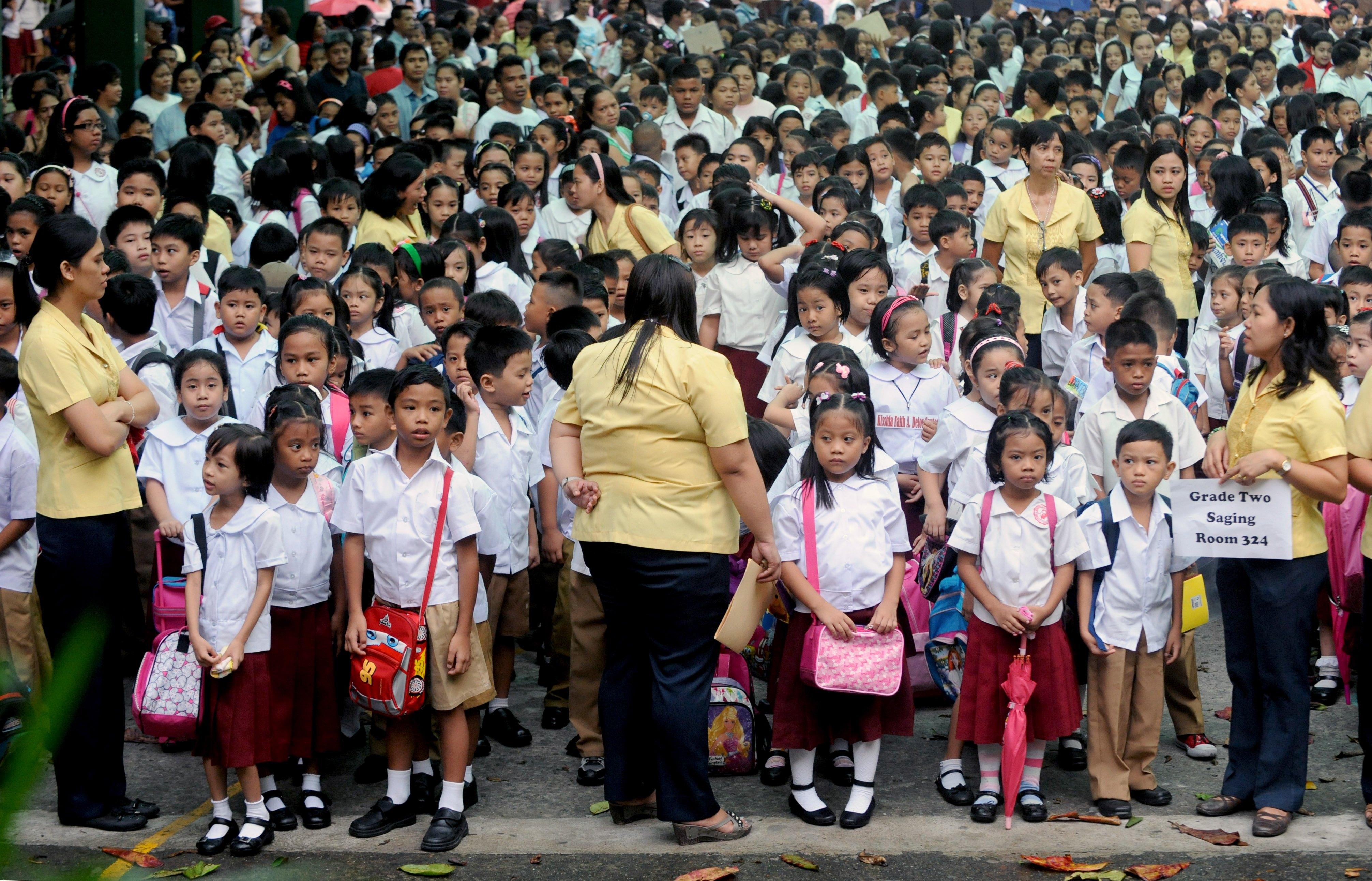 Teachers to Duterte: Raise pay as promised