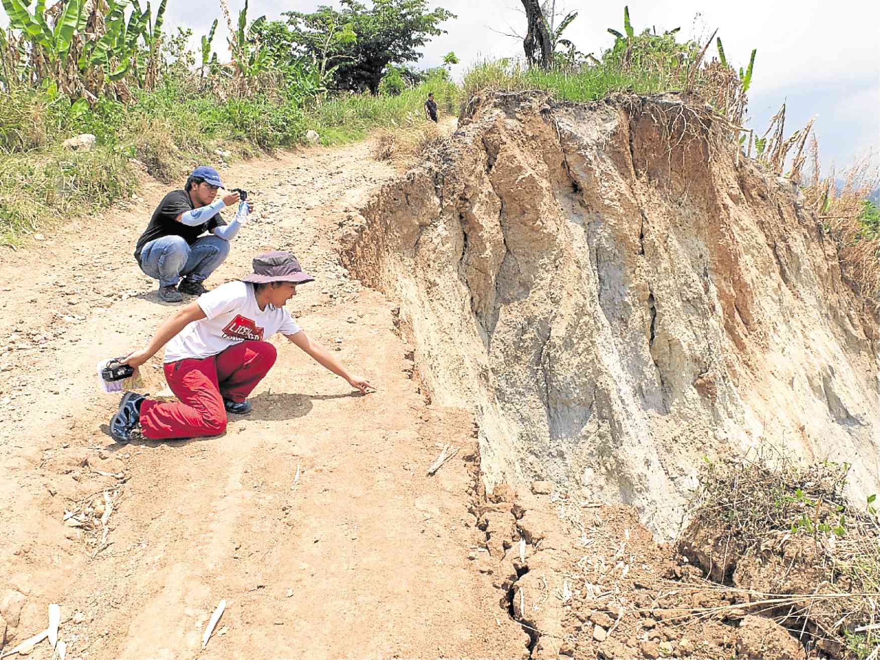 Leave landslide-prone villages, Aetas told