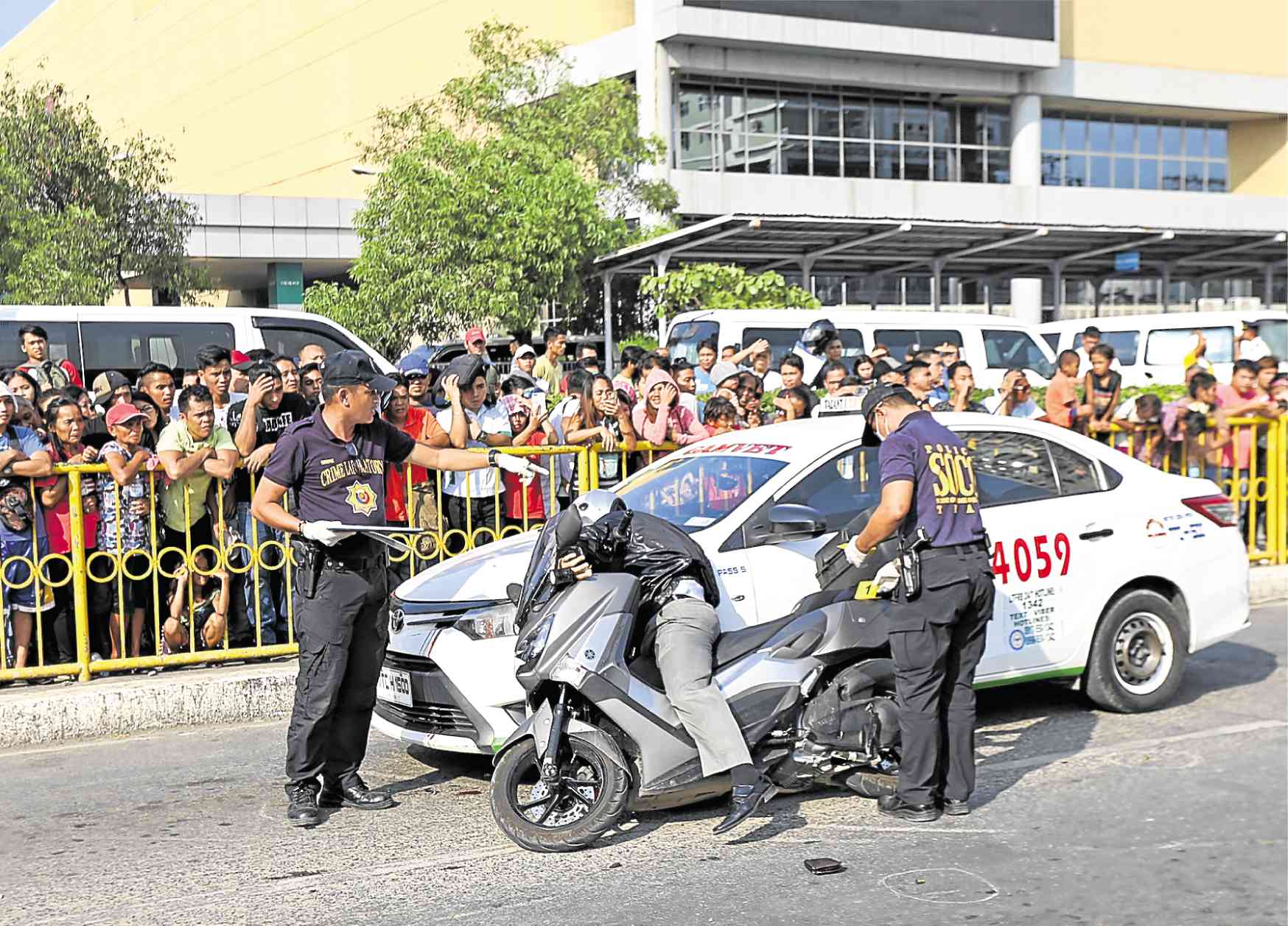 Top Cebu cop linked to drugs gunned down