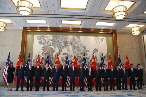 China confirms economy czar going to Washington for talks