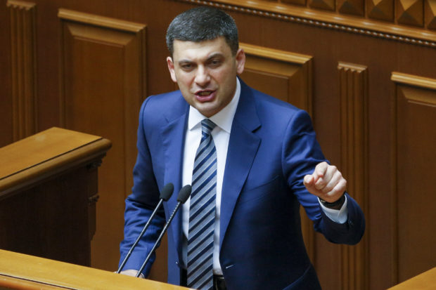  Ukrainian parliament defies new president, keeps Cabinet