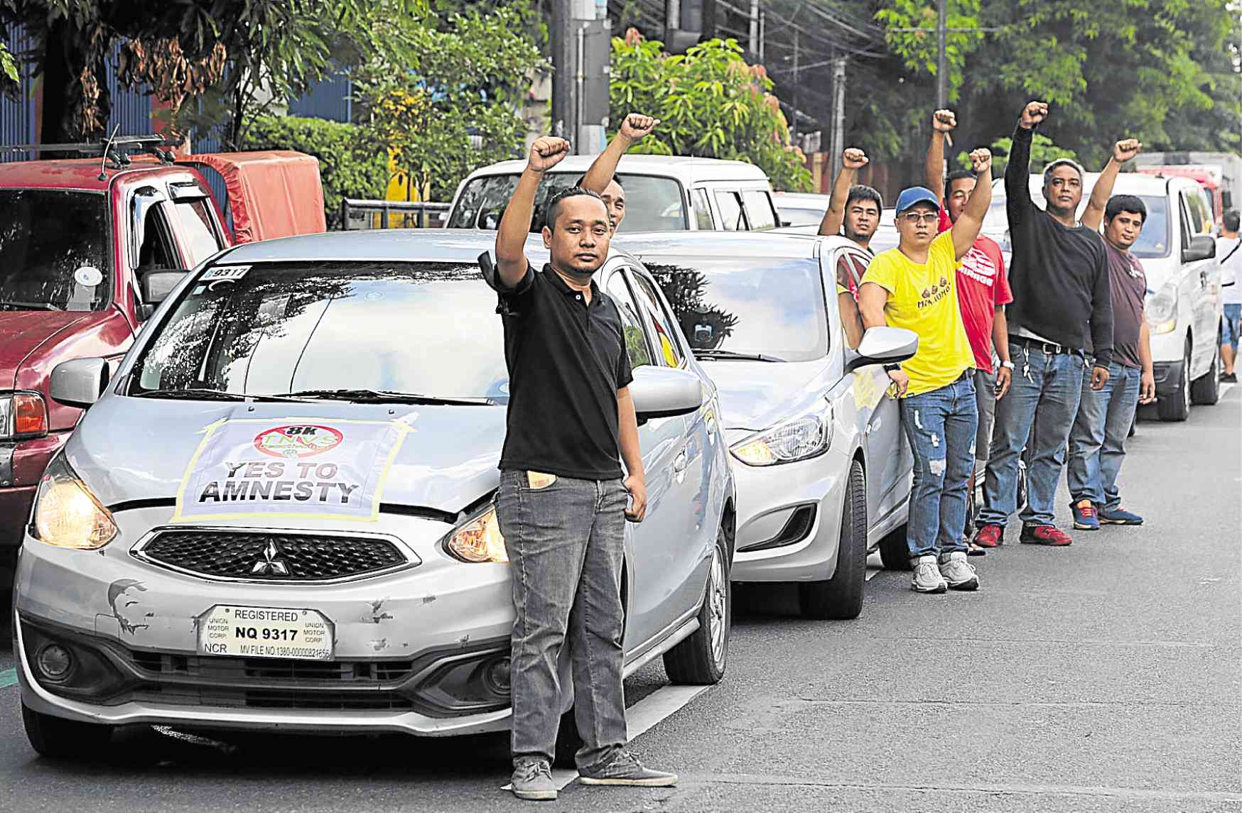 Deactivated TNVS hatchback drivers to file charges vs LTFRB before Ombudsman