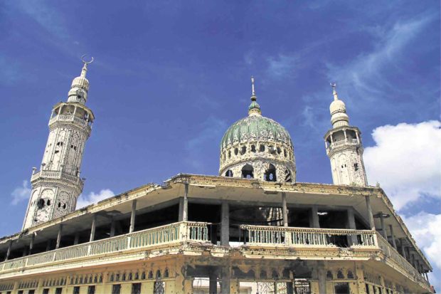In Marawi rebuilding, mosques come first