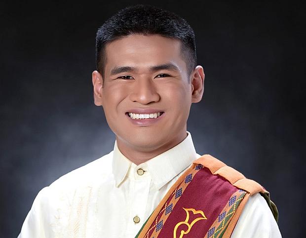 Thomas John Tenedero in his sablay