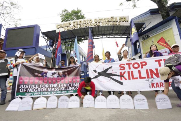 Protesters at Central Visayas PRO