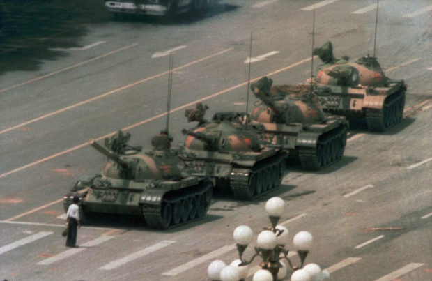 Tiananmen Square 'Tank Man' photographer dies | Inquirer News