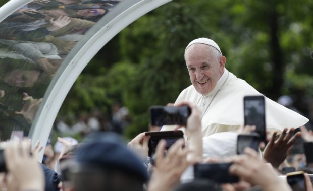 Pope braves rain-soaked mountain roads for Transylvania Mass