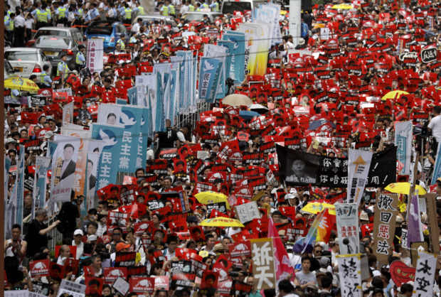  Massive extradition bill protest fills Hong Kong streets