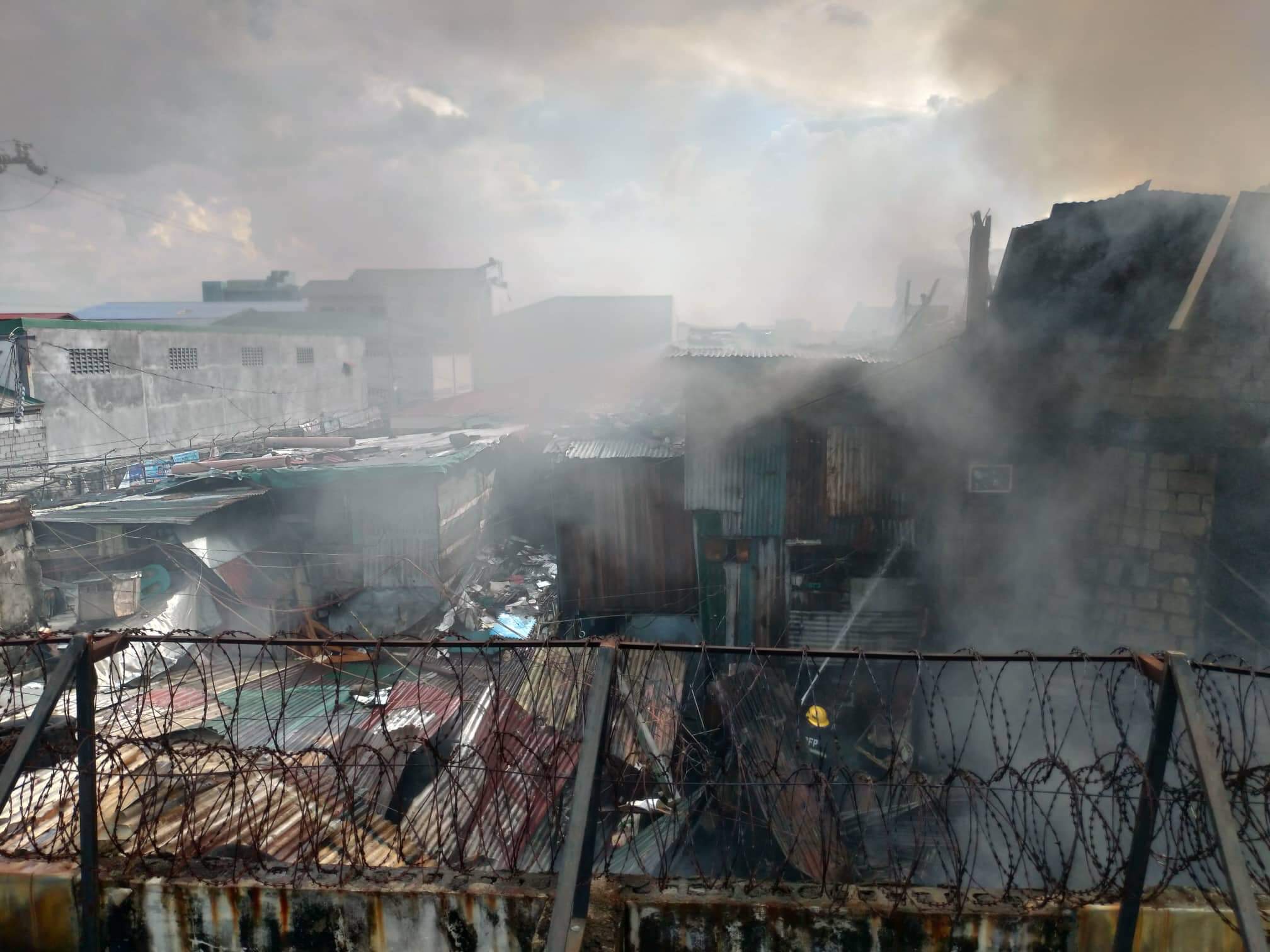 LOOK: Fire hits residential area in Quezon City | Inquirer News