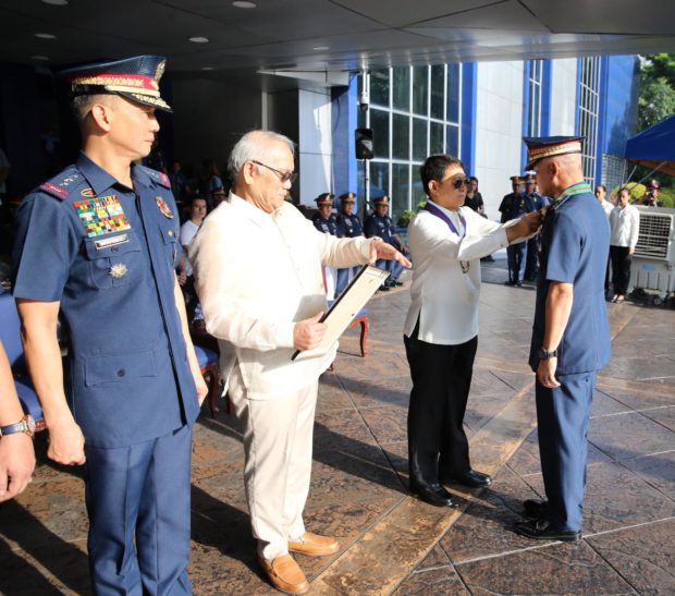 Albayalde gets distinguished service medal; Marawi cops awarded