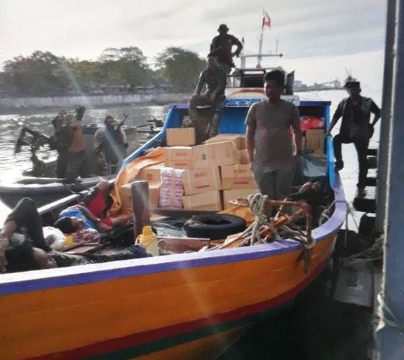 Navy intercepts smuggled cigarettes in Zamboanga