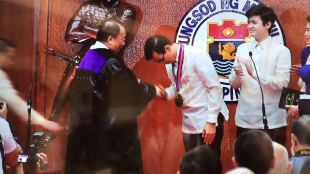 LOOK: Isko Moreno takes oath as Manila mayor