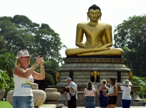 Sri Lanka tourism limps back after bombings, figures show