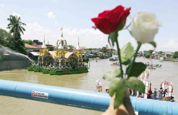 Bocaue pagoda sails again; town moves on from tragedy