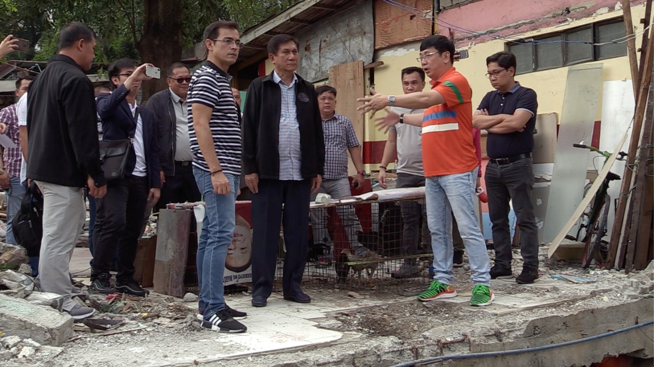 Isko Moreno assures illegal settlers of relocation with rehab of Malate estero