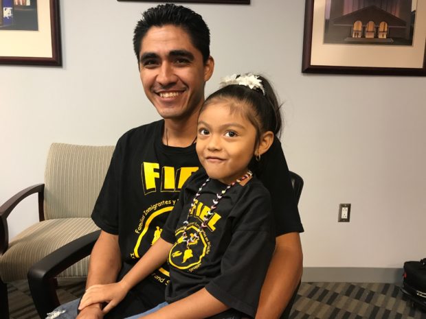  Father of 2, deported to El Salvador, allowed return to US