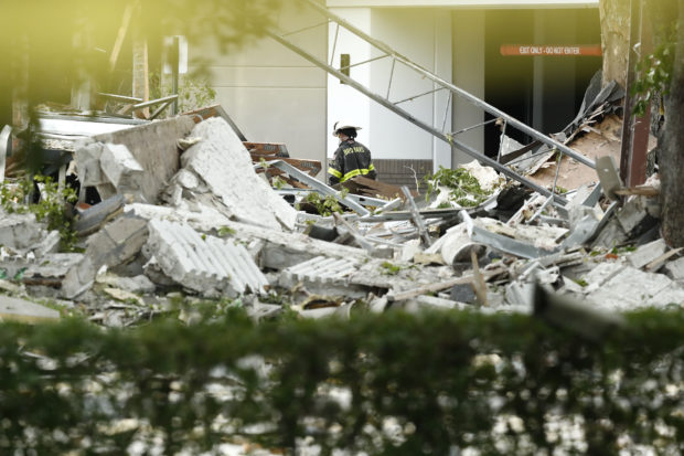 Authorities: Explosion at Florida shopping plaza injures 21