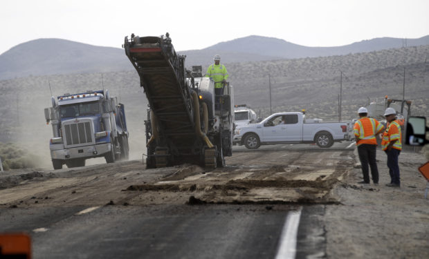  Crews rush to fix roads, utilities after California quakes