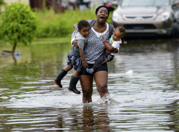  Flooding swamps New Orleans; possible hurricane coming next