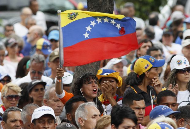 Opposition rallies as Venezuela blackout eases in some areas