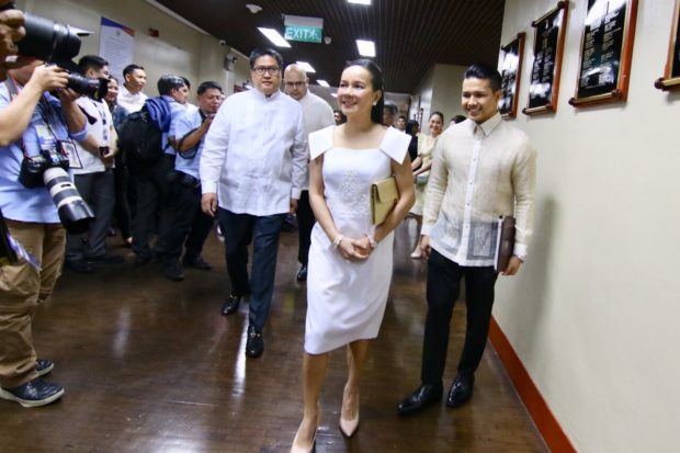 Lady senators go for simple, classy outfits at 18th Congress opening