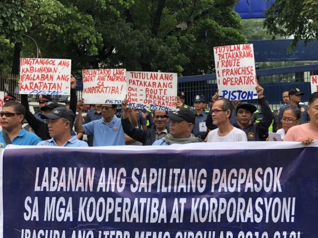 LOOK: Drivers, operators protest vs jeepney modernization plan