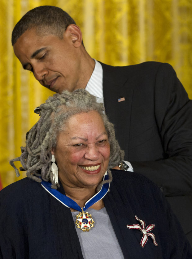  Barack Obama, Oprah, Beyonce, others react to Toni Morrison's death
