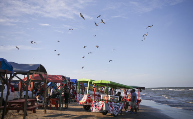 Mexico's Playa Bagdad mixes sun, sand, and drug trafficking