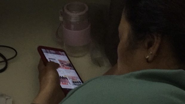 Airport personnel caught using smartphones while on duty