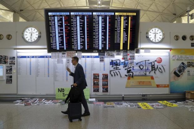 Flights from Hong Kong Airport to resume from 6 am Tuesday