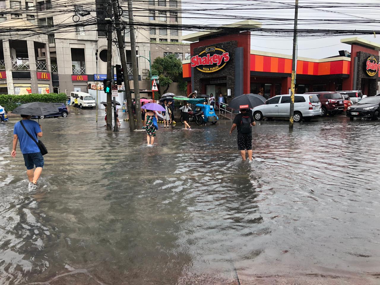 LOOK Areas In Makati Flooded After Ineng Dumps Rain Inquirer News   Jpv1 