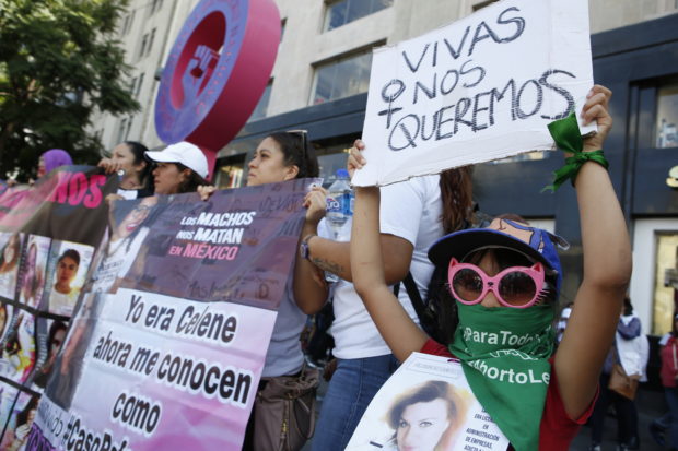  Mexicans march to demand justice for violence against women