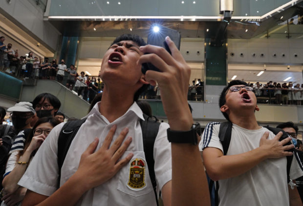  Belting out karaoke is Hong Kong's new protest method