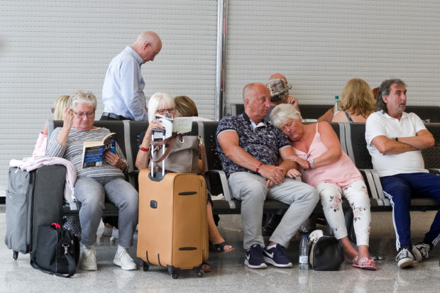   Hundreds of thousands stranded as travel agency collapses